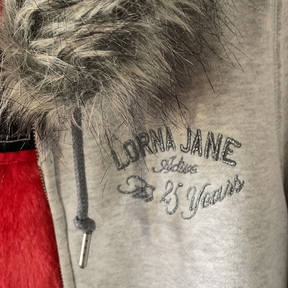 Lorna Jane active jacket - Picture 3 of 5